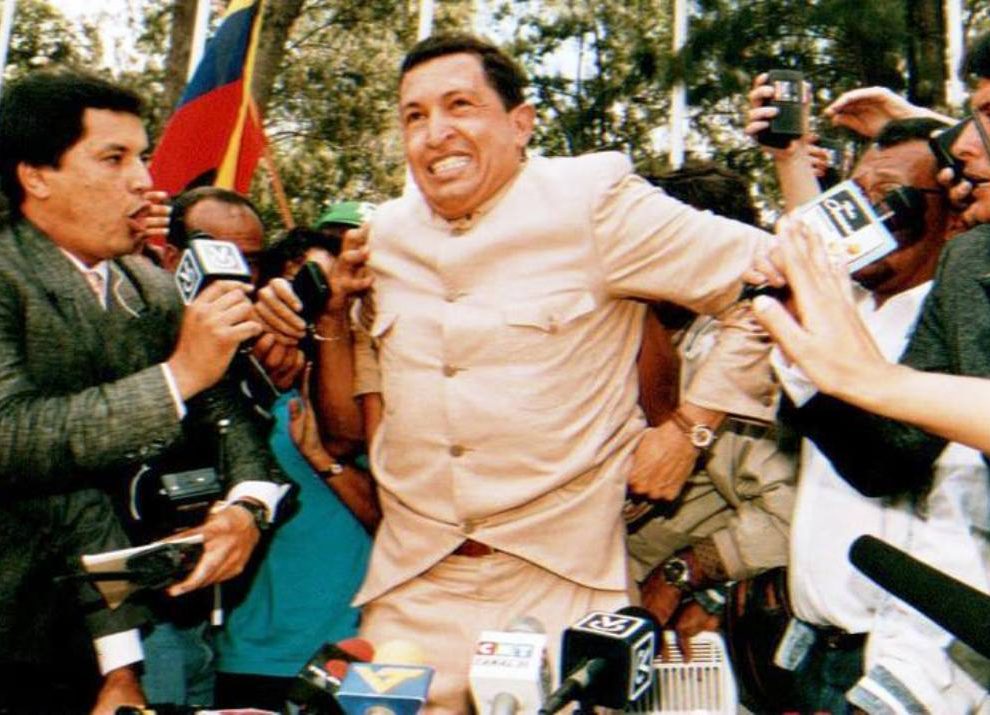 Venezuela recuerda a Hugo Chávez tras 24 años de su salida de prisión