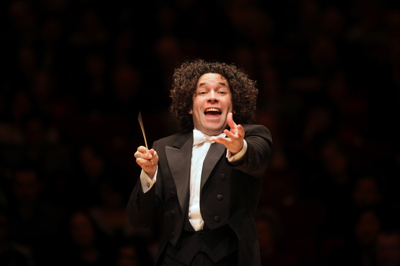 España concedió nacionalidad al director de orquesta Gustavo Dudamel