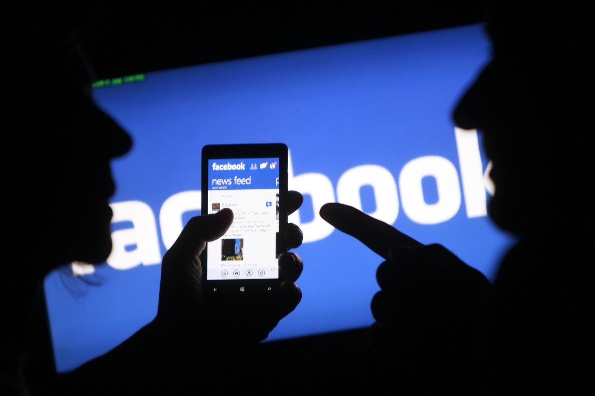 «Cuando el servicio es gratuito, tú eres el producto»: El escándalo de Facebook en la mirada de la ONG Derechos Digitales