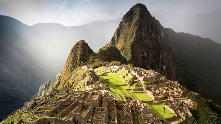 Expulsados tres turistas de Machu Picchu