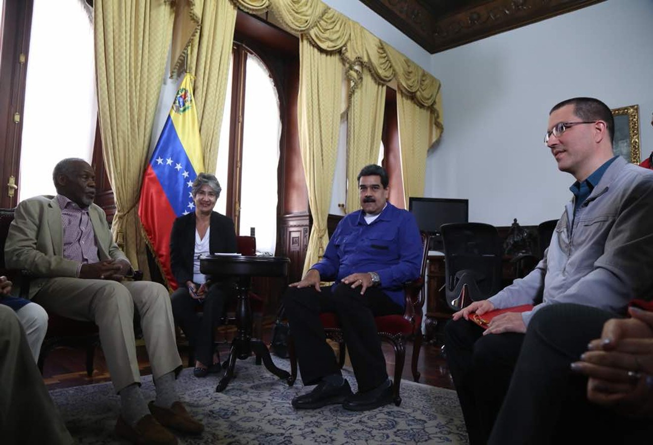Maduro y Glover se reúnen en la cancillería Venezolana