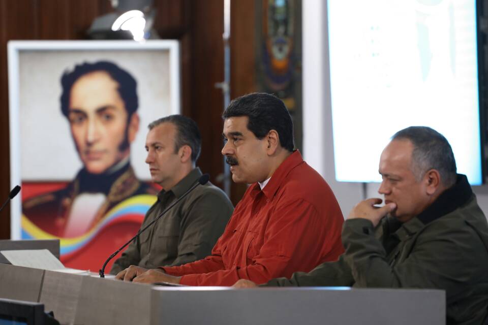 Nicolás Maduro aprueba recursos para culminar obras iniciadas por Odebrecht en Venezuela