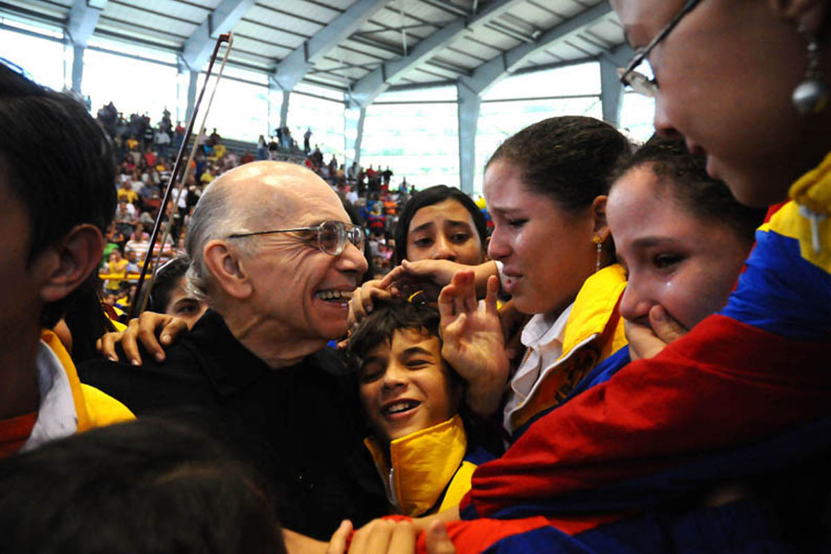 Fundador del Sistema Nacional de Coros y Orquestas Juveniles e Infantiles de Venezuela.