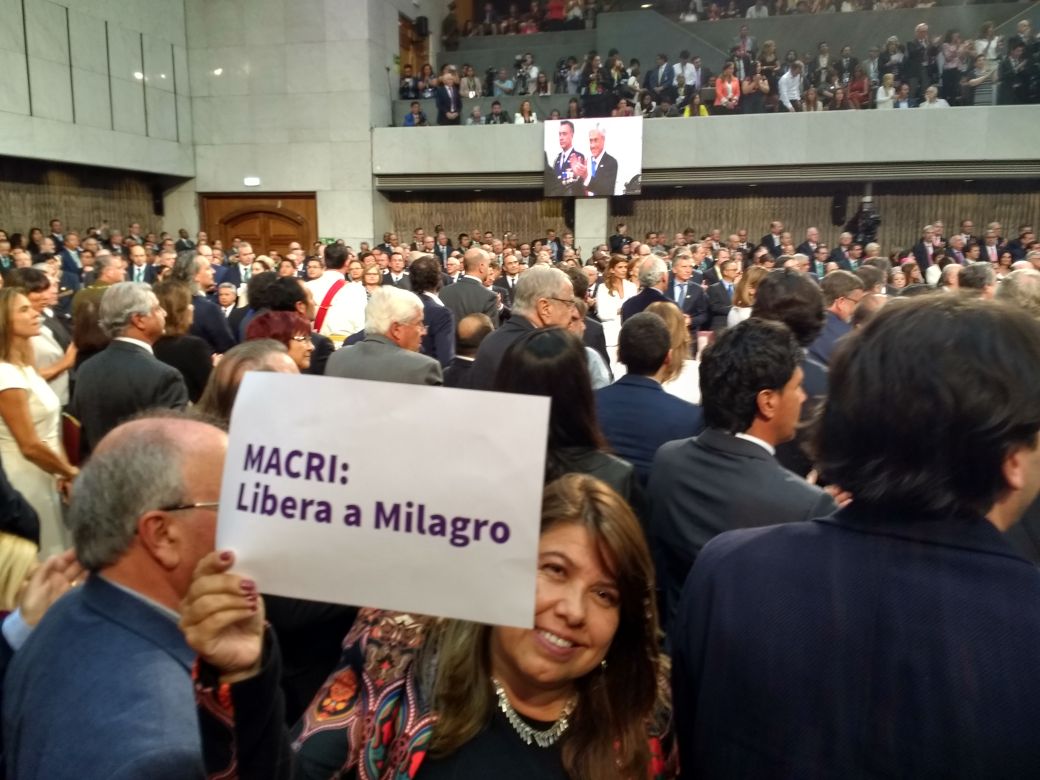 Cambio de Mando: Diputada Claudia Mix encara a Mauricio Macri por libertad de Milagro Sala