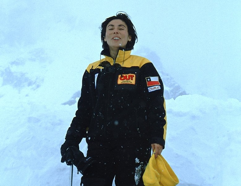 Chilena en ascender el Everest es nominada al premio “Mujeres que dejan huella”