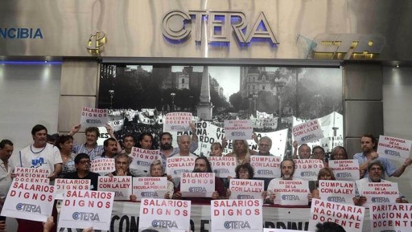 Docentes argentinos convocan a un paro nacional de 48 horas