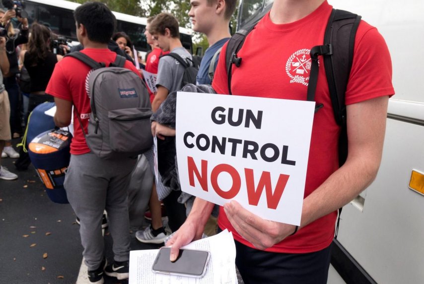 EEUU: Asociación del Rifle presenta demanda contra ley de control de armas aprobada en Florida