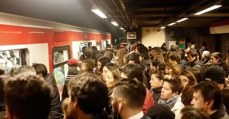 «Súper lunes»: Metro de Santiago dio a conocer plan de contingencia