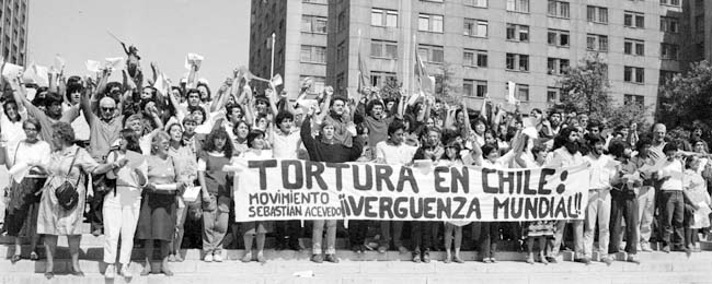 Justicia investigará 30 mil casos de tortura en dictadura tras denuncia ingresada por Bachelet
