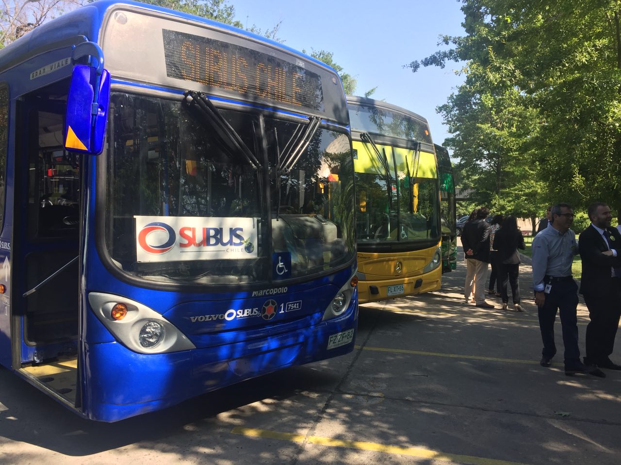 Conductores del Transantiago bloquean salida de terminal en protesta por malas condiciones de buses
