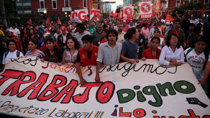 Perú: la juventud sale a las calles contra la «ley de esclavitud juvenil»