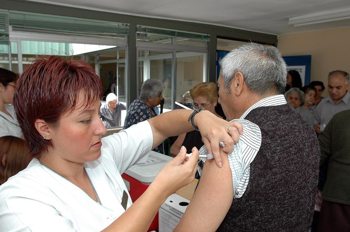 Vacuna contra la influenza: Ministro de Salud confirma problemas de almacenamiento