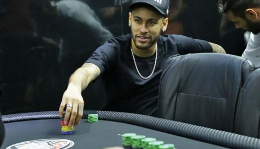 Ya colmó a los hinchas: Neymar sube video jugando póker cuando PSG goleaba a Mónaco en el partido más importante de la temporada
