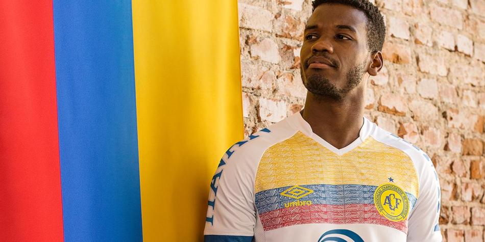 Bello gesto: Chapecoense lanza camiseta en honor a Colombia