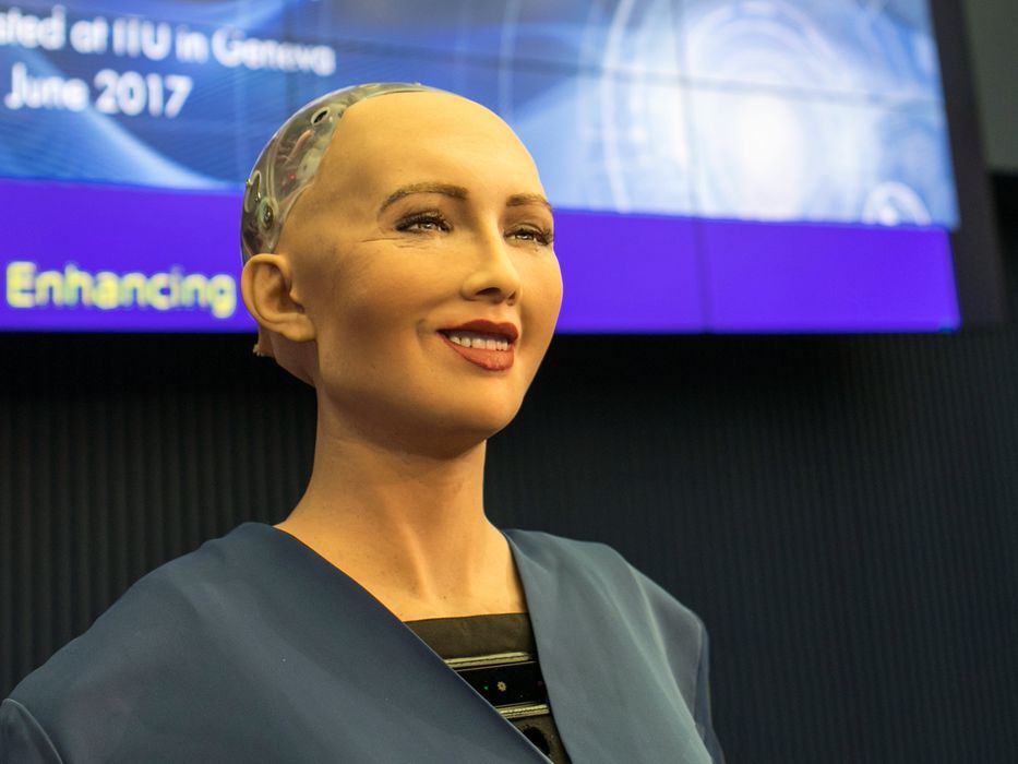 Robot Sophia: “Creo que el espíritu humano es increíble”