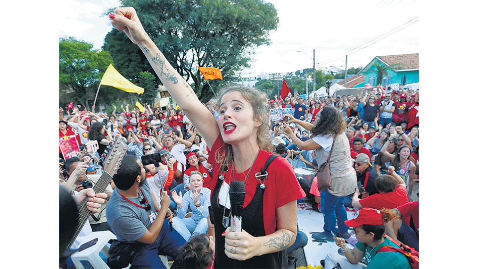 Simpatizantes de Lula no abandonarán las calles hasta que sea puesto en libertad