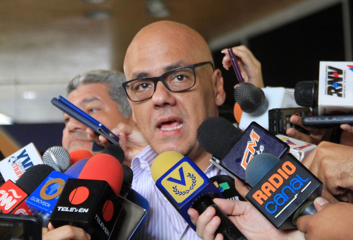 Jorge Rodríguez desmiente irrespeto a la normativa electoral