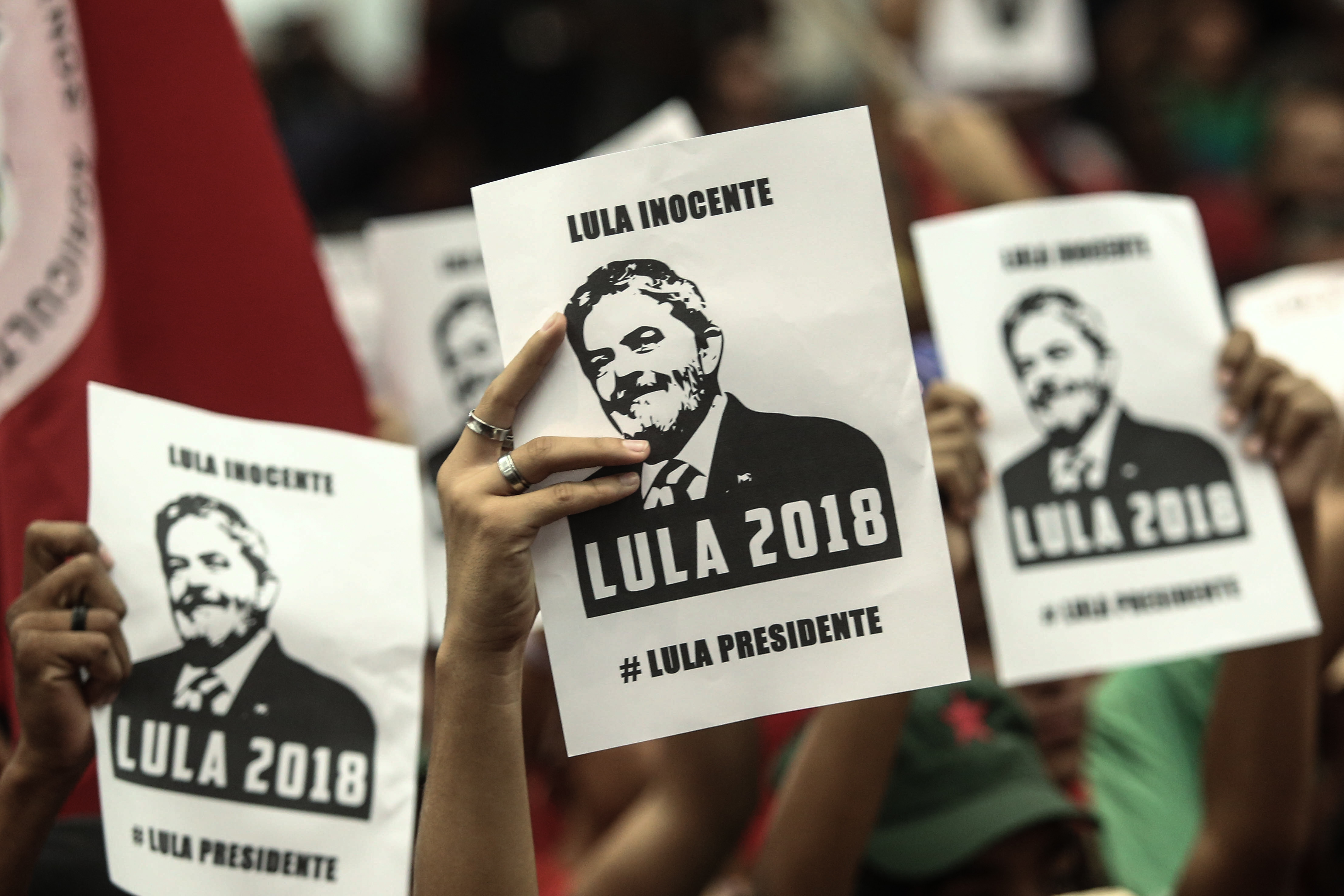 Defensa de Lula presentó recurso ante Corte Suprema de Brasil para impedir prisión del exmandatario