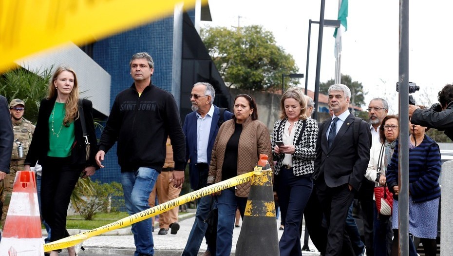 Senadores brasileños denuncian que Lula da Silva está aislado en la cárcel