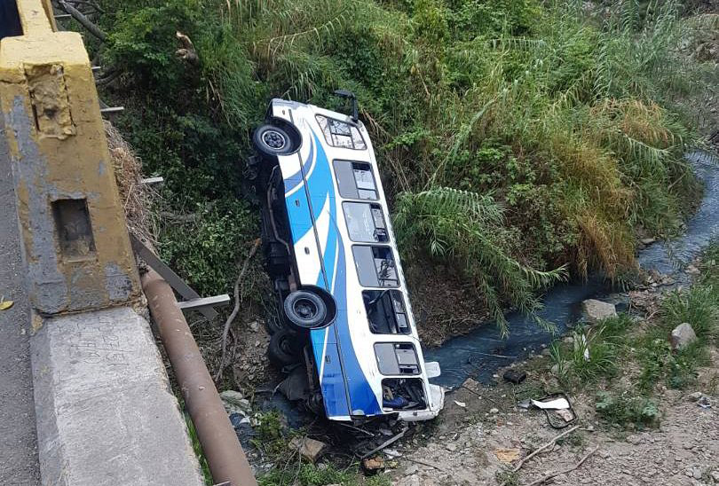 Mueren 4 dirigentes comunales venezolanos en accidente de tránsito