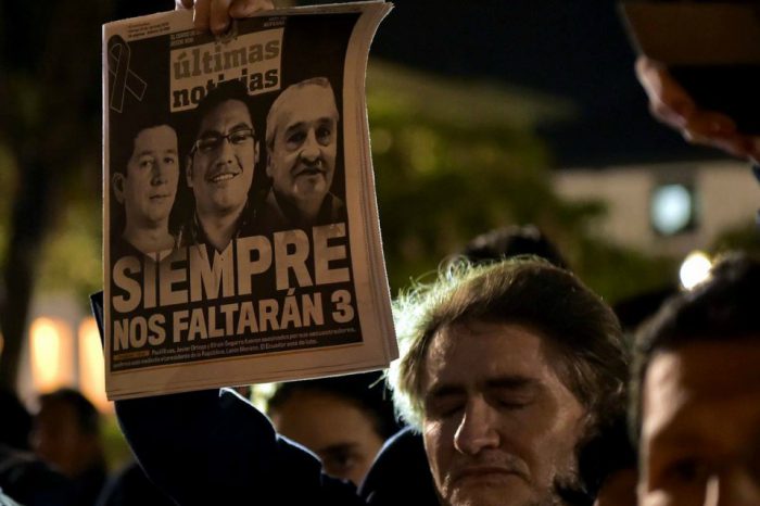 Secuestradores colombianos suspenden entrega de cuerpos de periodistas ecuatorianos