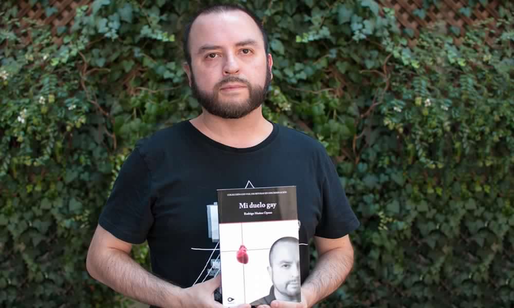 Pesar por muerte de escritor Rodrigo Muñoz Opazo, autor del libro «Mi duelo gay»