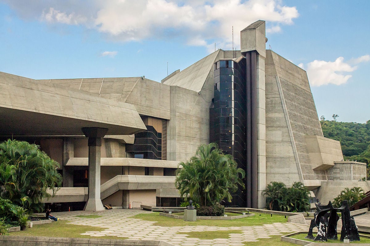 El segundo teatro más importante de América del Sur cumple 35 años