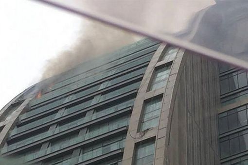 Registran incendio en torre Trump de Bakú
