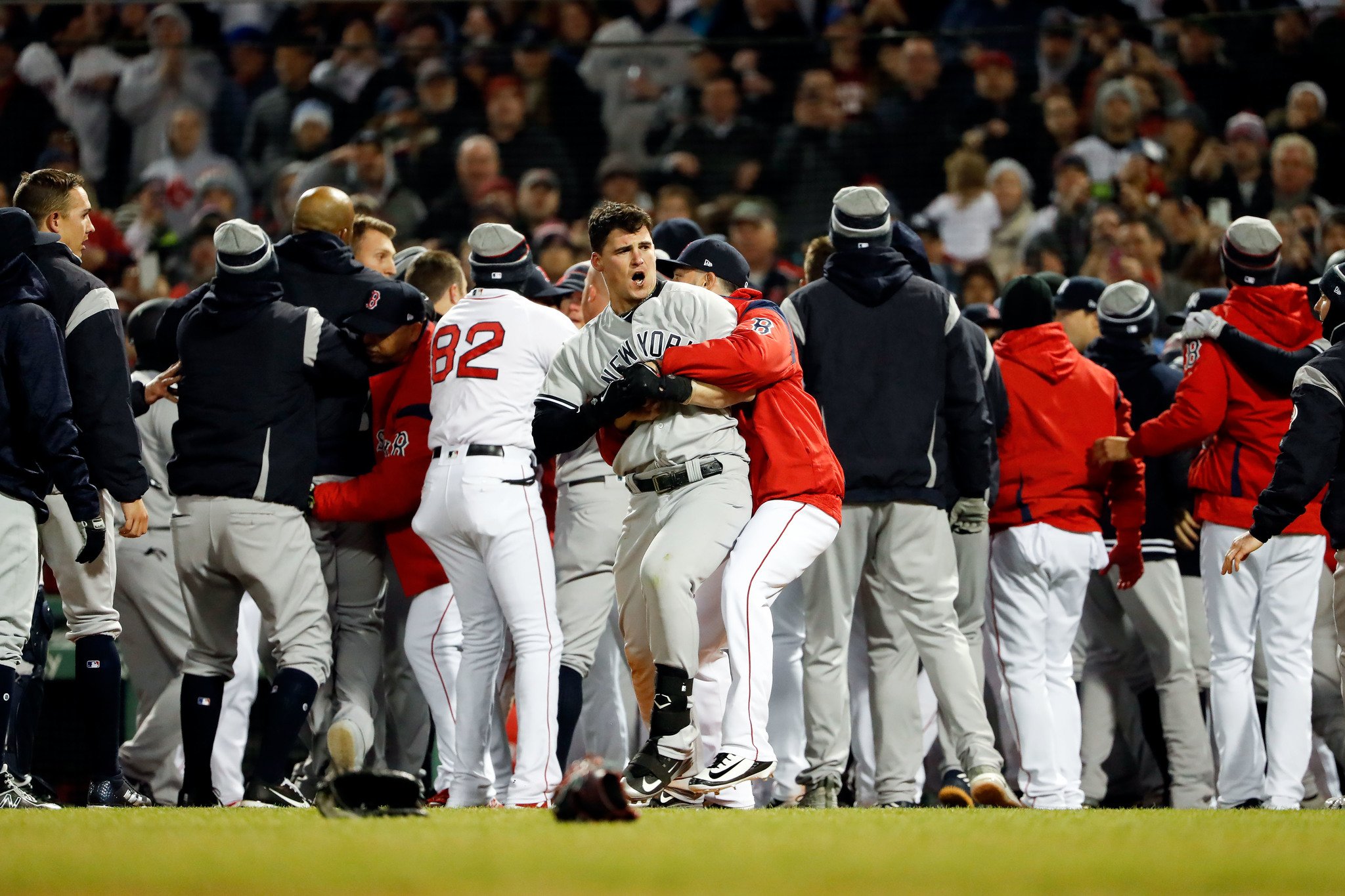 Yankees y Boston revivieron su eterna rivalidad en el Fenway Park