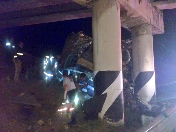 Tres fallecidos y 20 lesionados dejó el accidente vehícular en Tuxpan de México