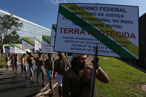 Indígenas del Brasil marchan por el derecho a sus tierras