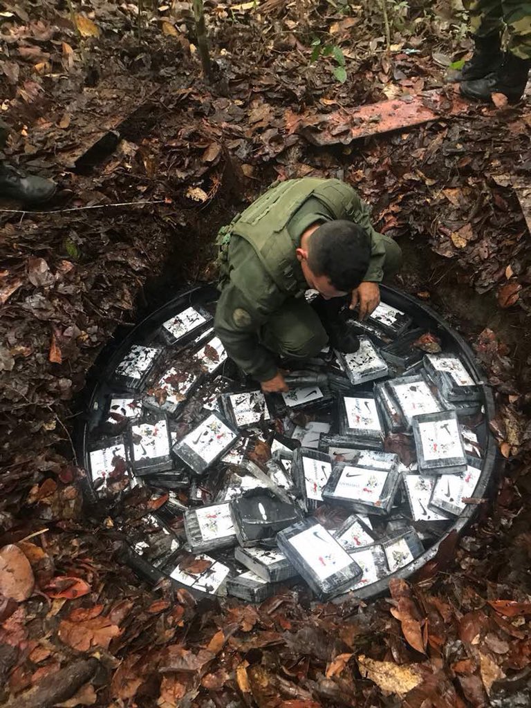 Organismos de seguridad de Venezuela localizan 450 panelas de cocaína en frontera con Colombia