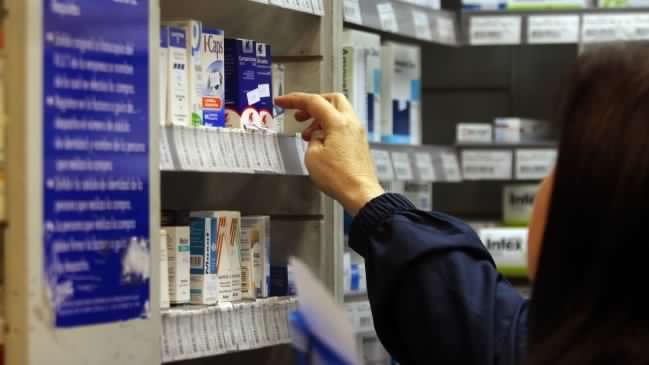 Denuncian nueva colusión en las farmacias: Médicos entregan «tickets de descuento» para medicamentos en las recetas