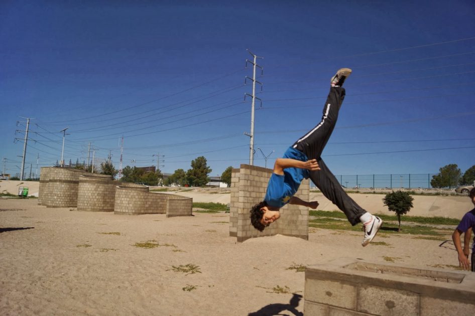 Jóvenes sirios practican «parkour» en calles de Aleppo