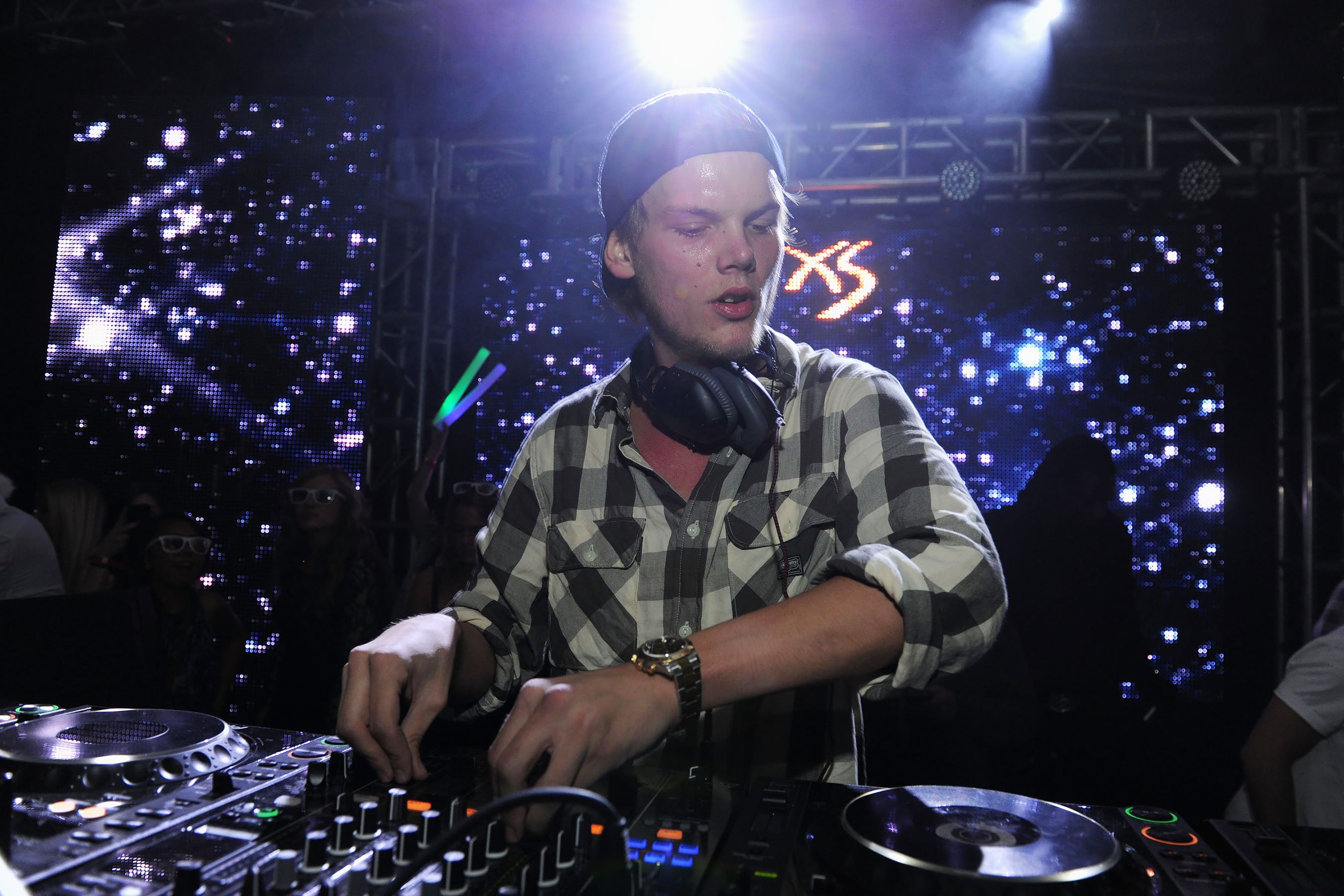 Descartan acción criminal en la muerte de DJ Avicii