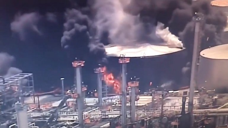 Explosión en refinería de Wiscosin obliga a evacuar habitantes de la ciudad Superior