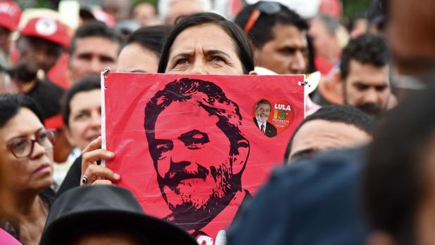 PT niega que Lula negocie su entrega a la policía