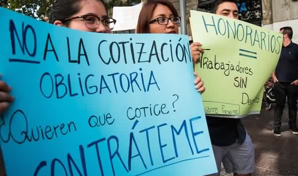 Trabajadores a honorarios del sector público convocan a marcha nacional por el reconocimiento de sus derechos laborales