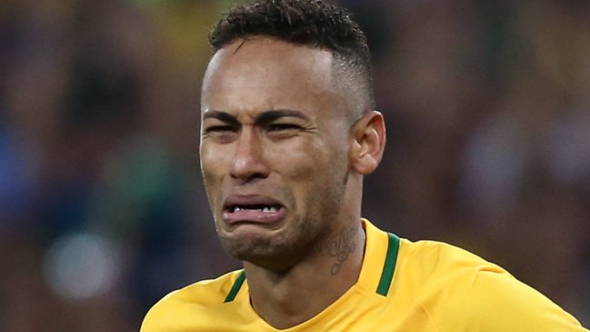 Mujer pidió que le tatúen la cara de Neymar y obtuvo un desastroso resultado