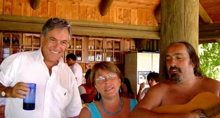 La historia tras la foto veraniega de Bachelet junto a los hermanos Miguel y Sebastián Piñera