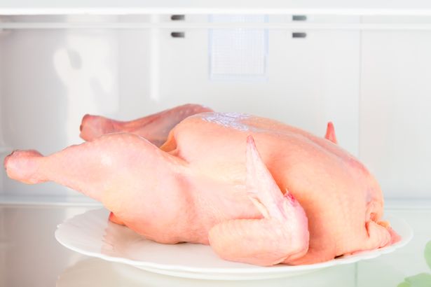 Nunca se te ocurra lavar el pollo antes cocinarlo por esta razón