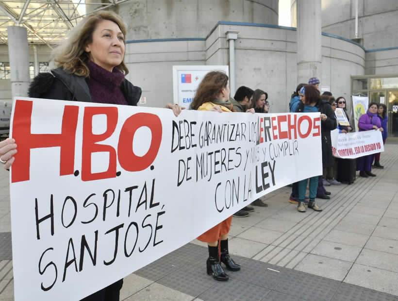 Osorno: Manifestación en el hospital en rechazo a los médicos objetores de conciencia
