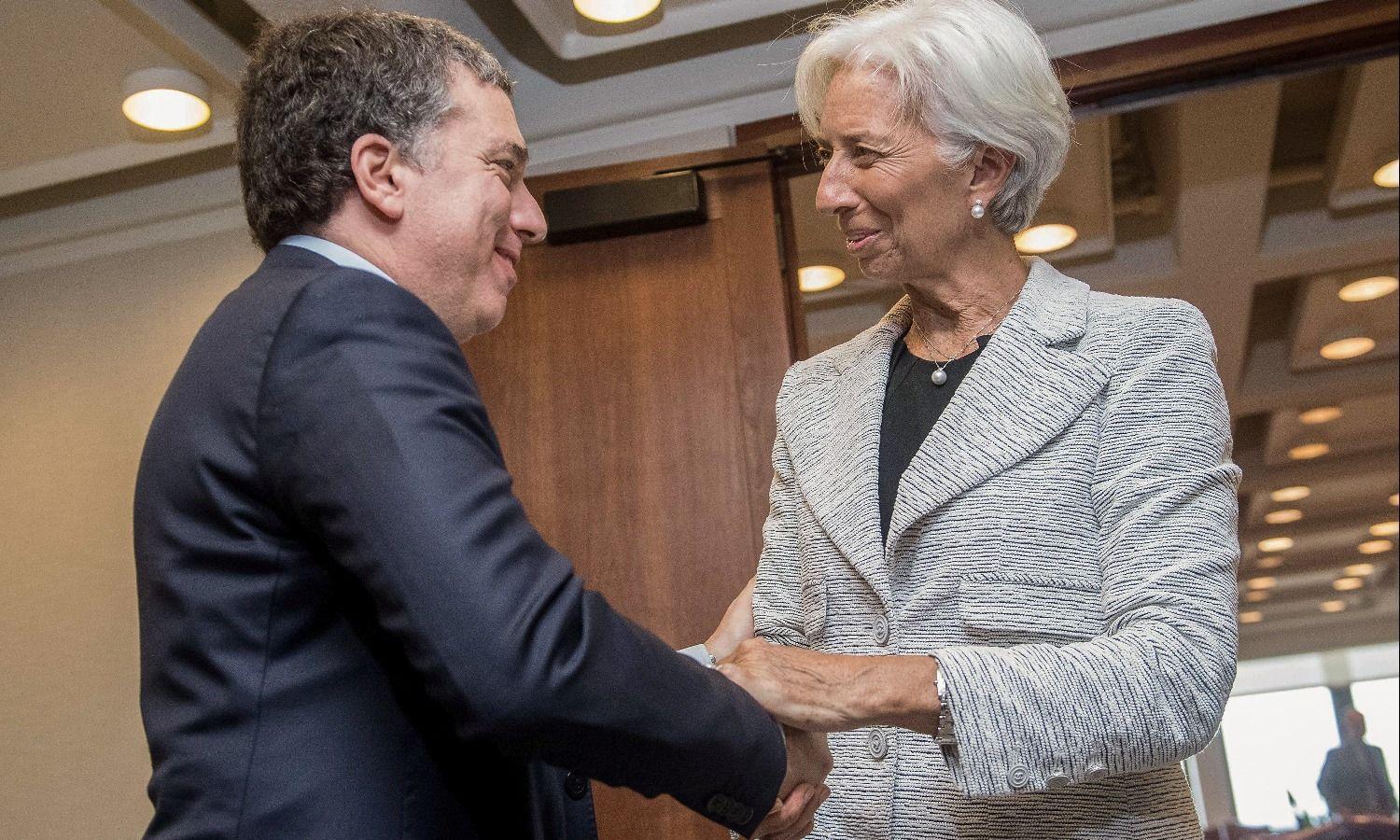 Argentina solicitó el crédito al FMI que exige mayores ajustes