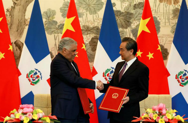 Taiwán acusa a China de comprar lazos con República Dominicana