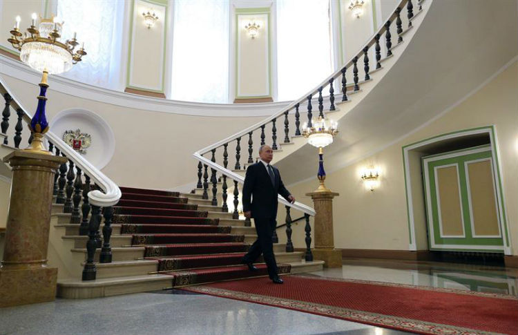 Gabinete ruso dimite tras la investidura de Putin