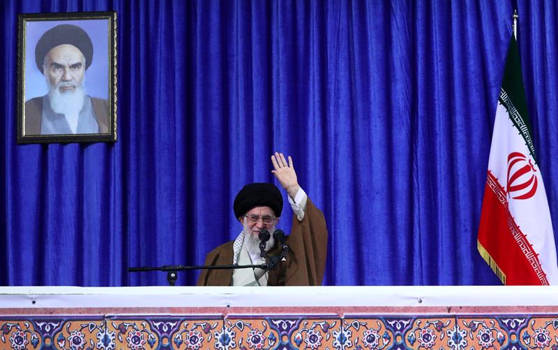 Irán no negociará su política regional y misiles con EEUU