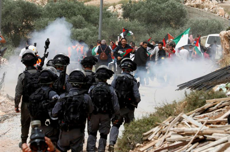 Al menos un muerto y 49 palestinos heridos durante protestas en la frontera entre Gaza e Israel