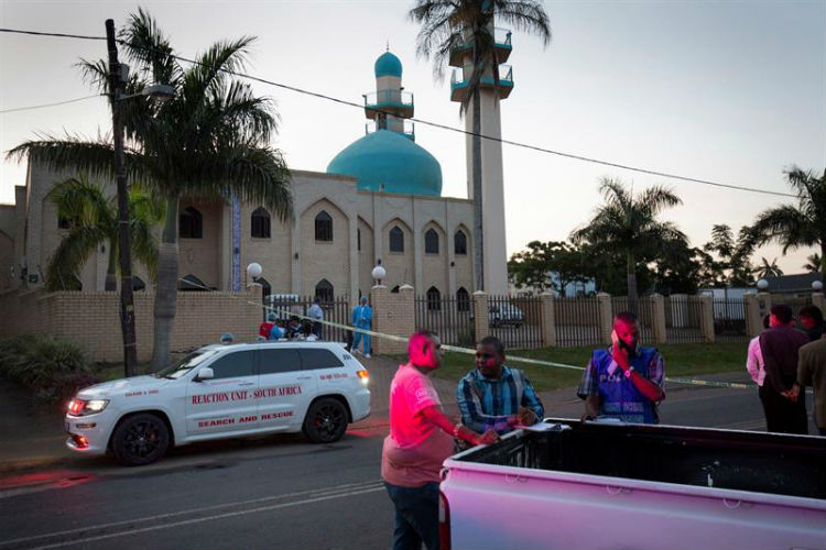 Hallan posible bomba en una mezquita sudafricana