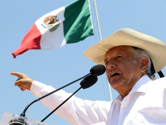 Empresas mexicanas obligan a sus trabajadores a votar por el candidato del PAN, dice López Obrador