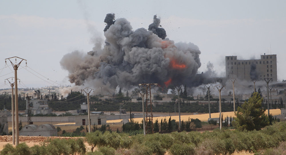 Al menos 8 civiles muertos en bombardeo de la coalición de EEUU contra una aldea siria